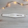 Test de Grossesse Annonce en Bois Gravé – Annonce Grossesse Originale et Personnalisée